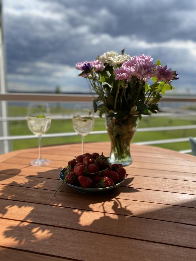 Modernes Apartment Am Hafen Mit Seeblick Grossraeschen Luaran gambar